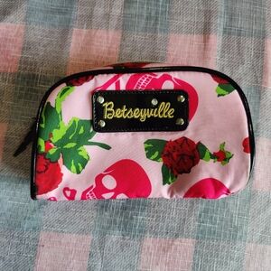 Betseyville Zipper Pouch